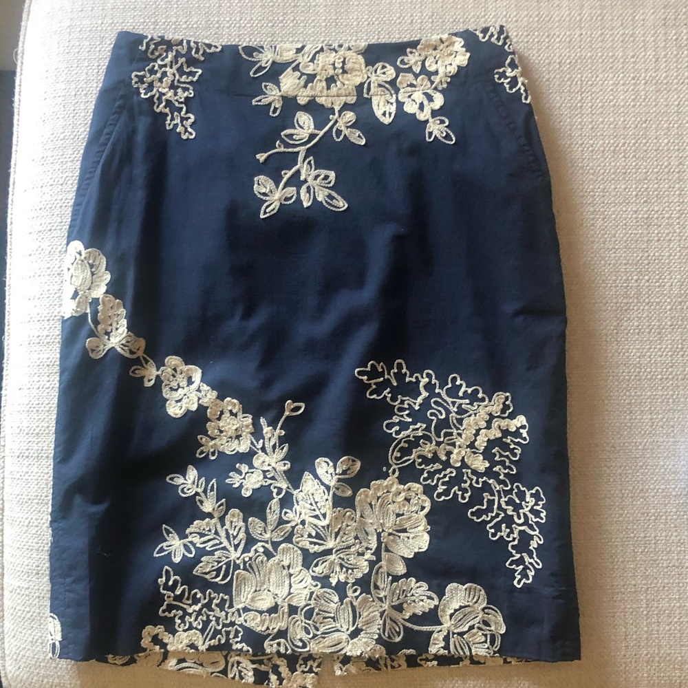 J Crew The Pencil Skirt navy/ivory embroidery sz 0